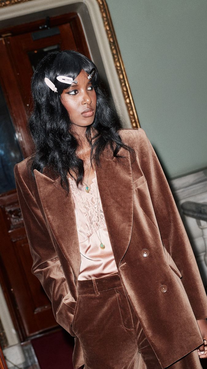 FRANCIS VELVET BROWN - PIA TJELTA 