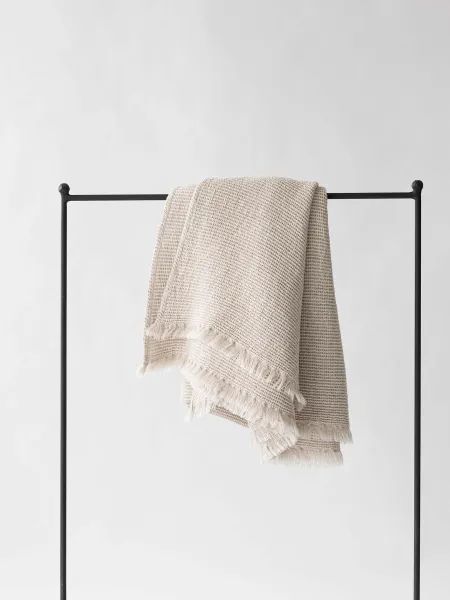 Hovedbilde Calma Pledd 140x200 - Beige   Tell me more